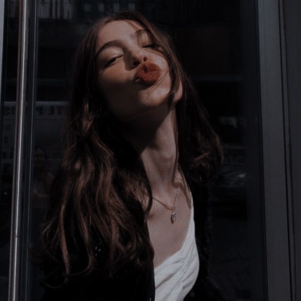 Amelia Wolf